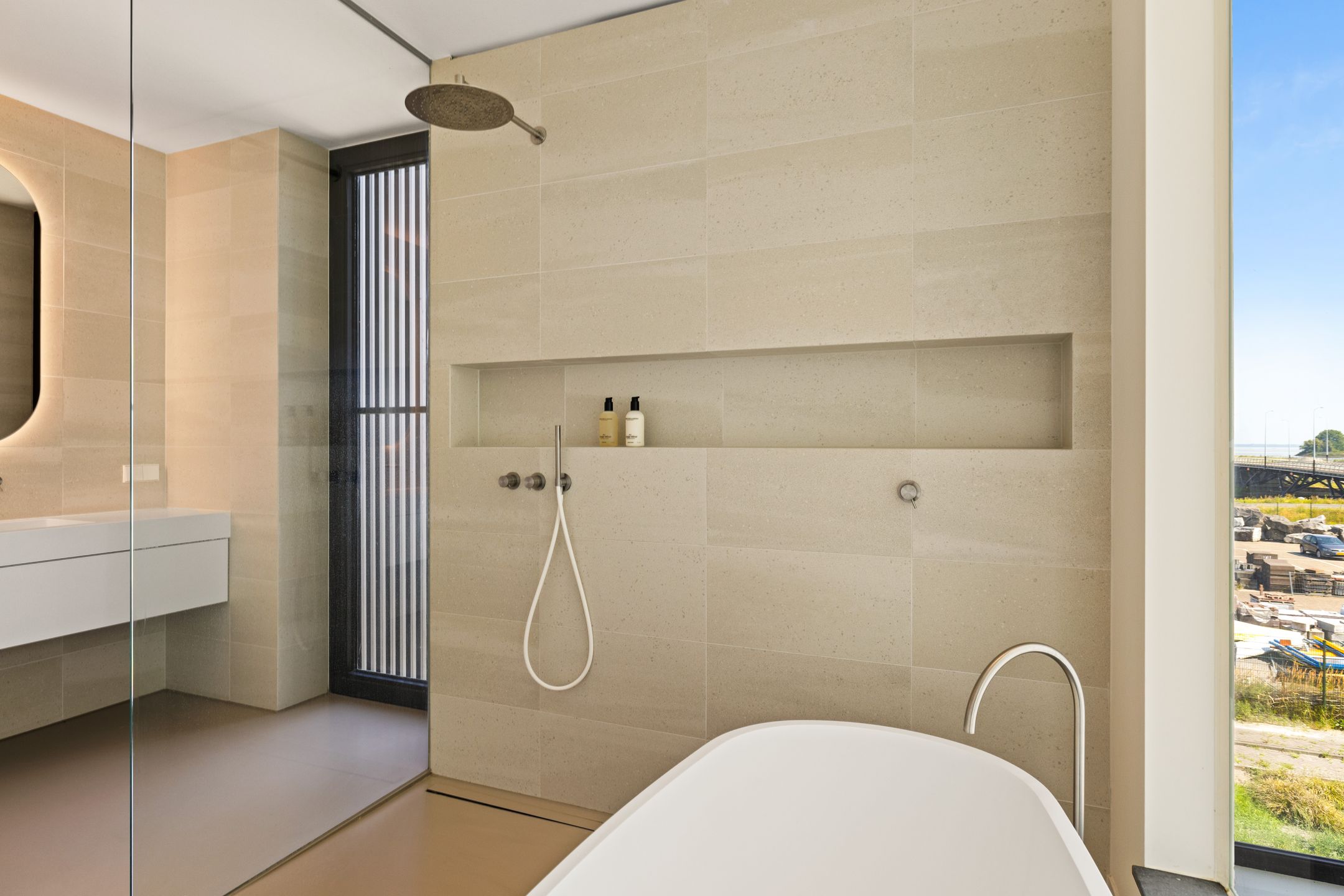 Photo 57 of Quashibastraat 44