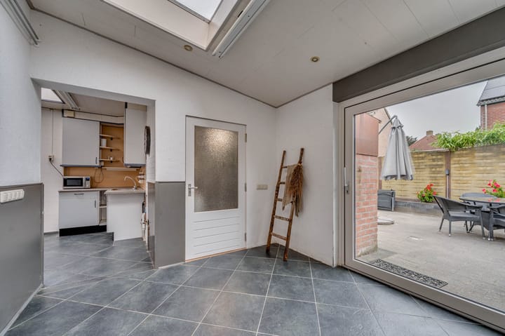 Photo 16 of Looierstraat 20