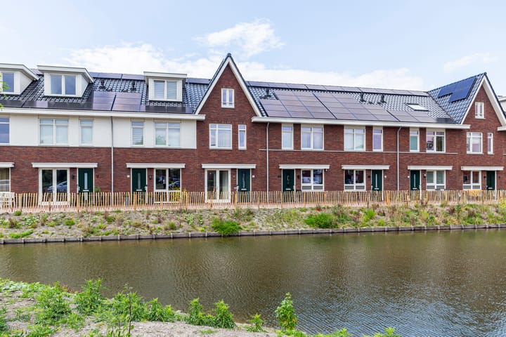 Photo 32 of Edgar du Perronstraat 13