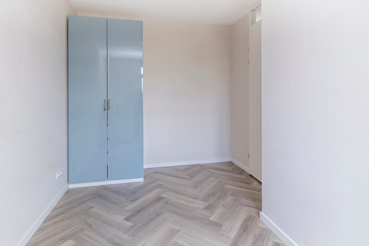 Photo 20 of Edgar du Perronstraat 13