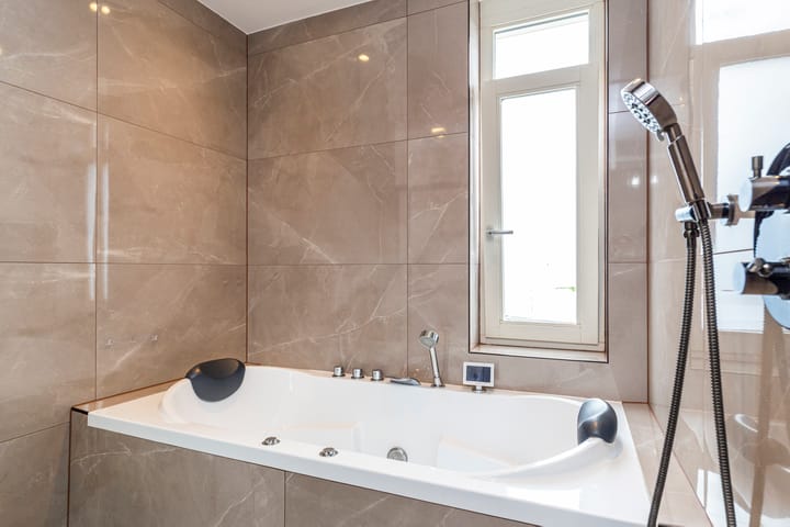 Photo 23 of Edgar du Perronstraat 13