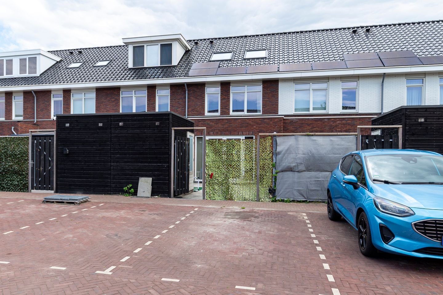 Photo 4 of Edgar du Perronstraat 13