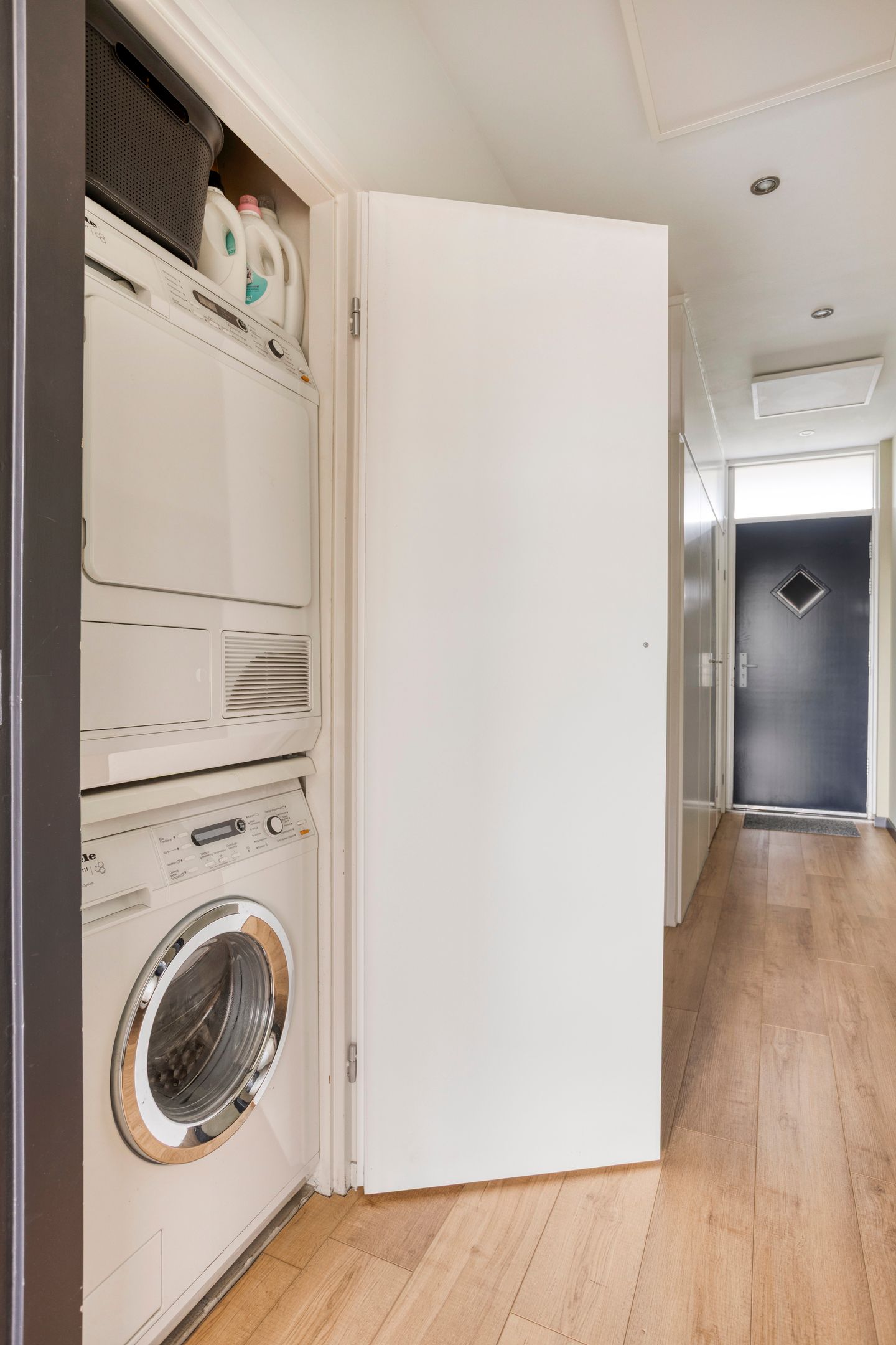 Photo 9 of Kard. de Jongstraat 15