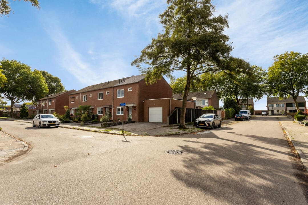 Photo 2 of Koningin Emmastraat 21