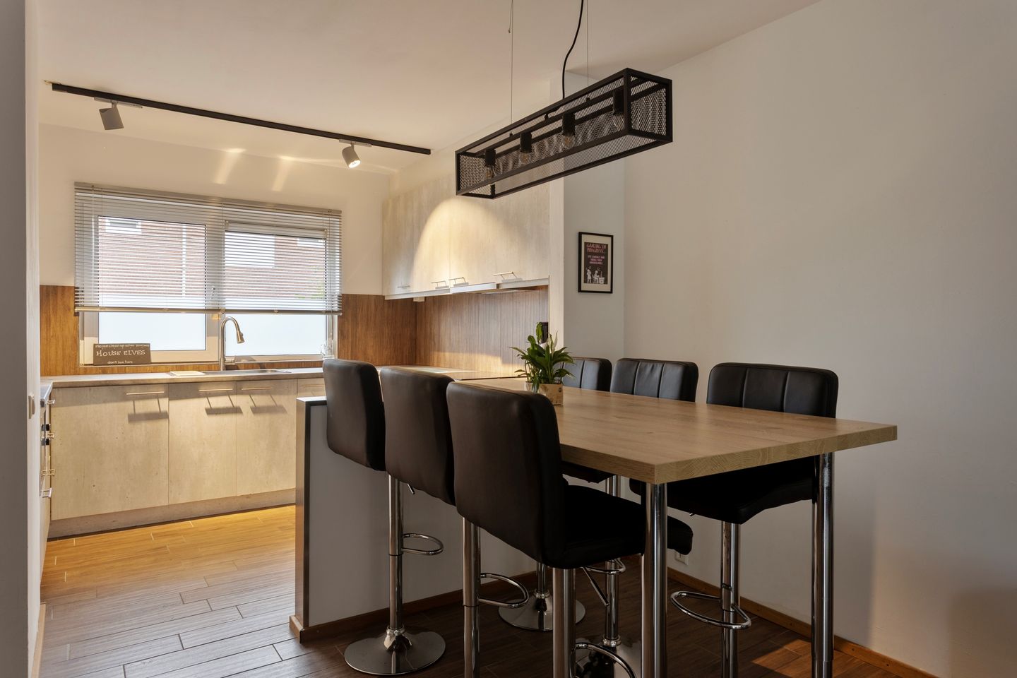 Photo 10 of Koningin Emmastraat 21