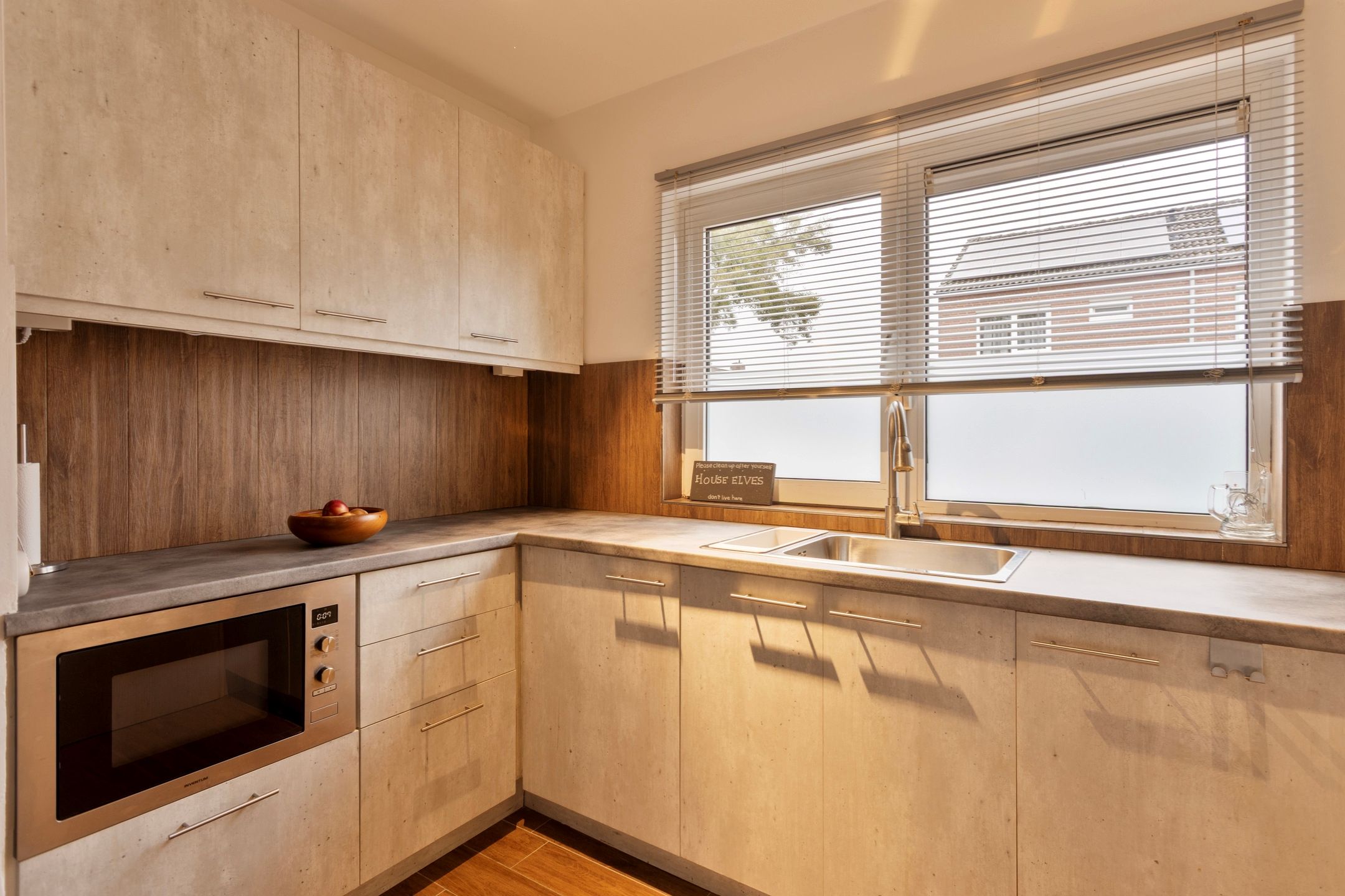 Photo 12 of Koningin Emmastraat 21