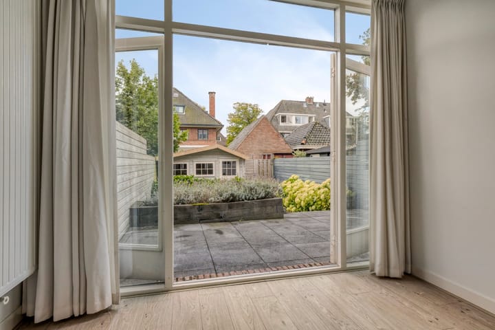 Photo 13 of Hugo de Grootstraat 29