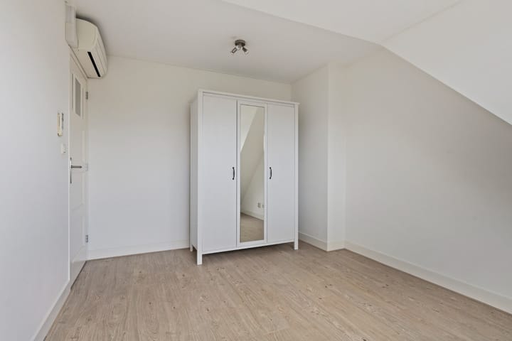 Photo 34 of Hugo de Grootstraat 29