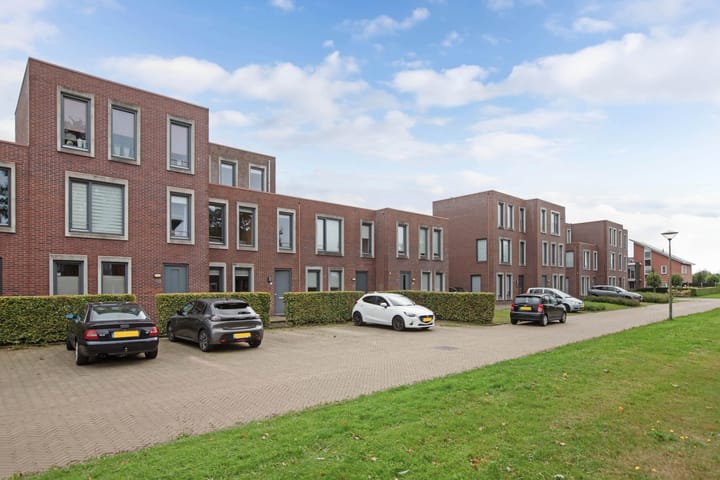 Photo 6 of Smaragd 16