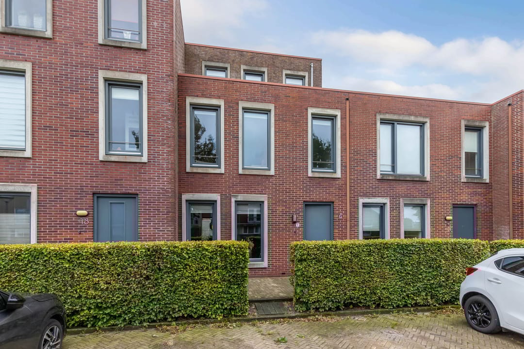 Foto 8 van Smaragd 16