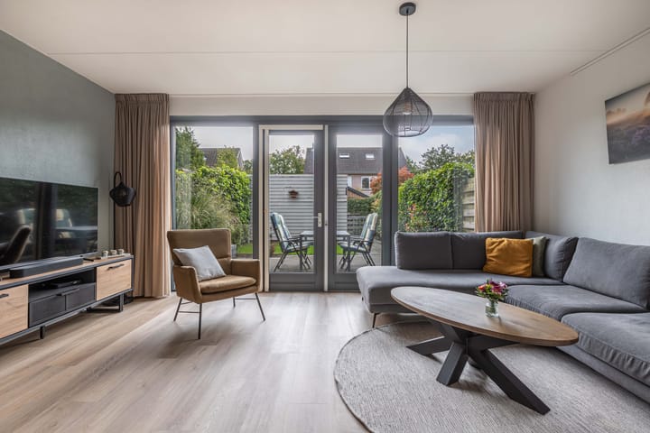 Photo 12 of Smaragd 16