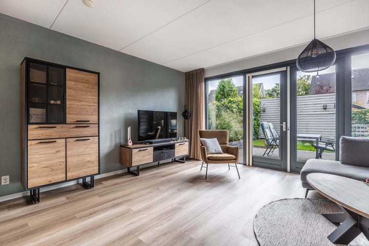 Photo 15 of Smaragd 16