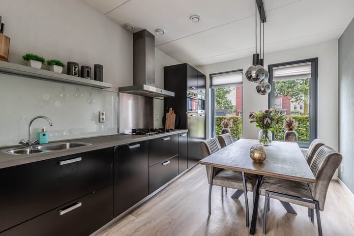 Photo 19 of Smaragd 16