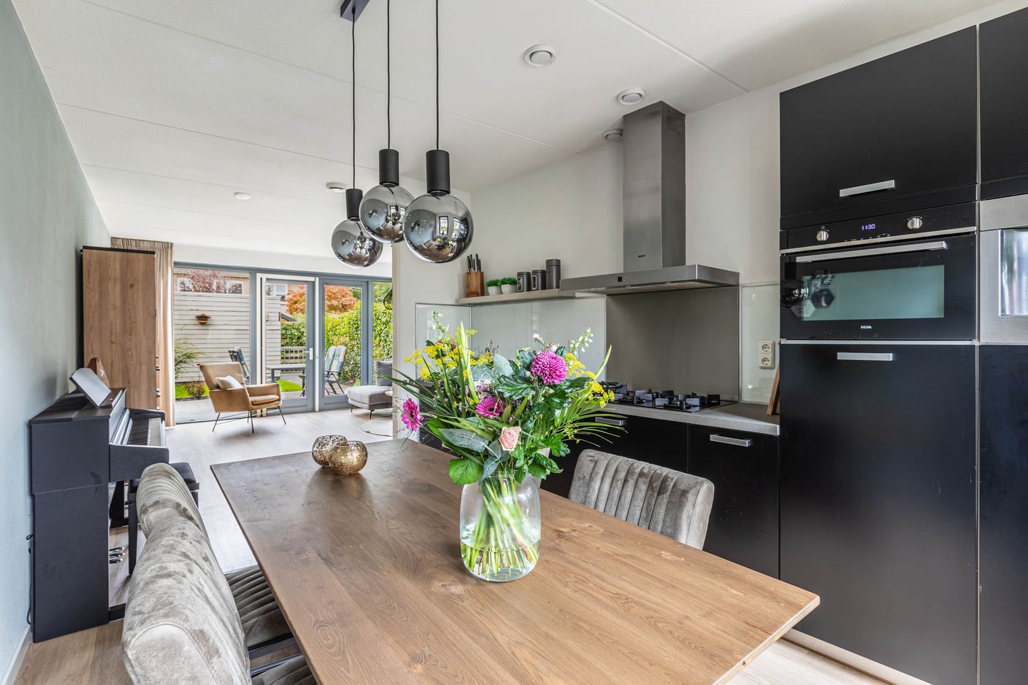 Foto 20 van Smaragd 16