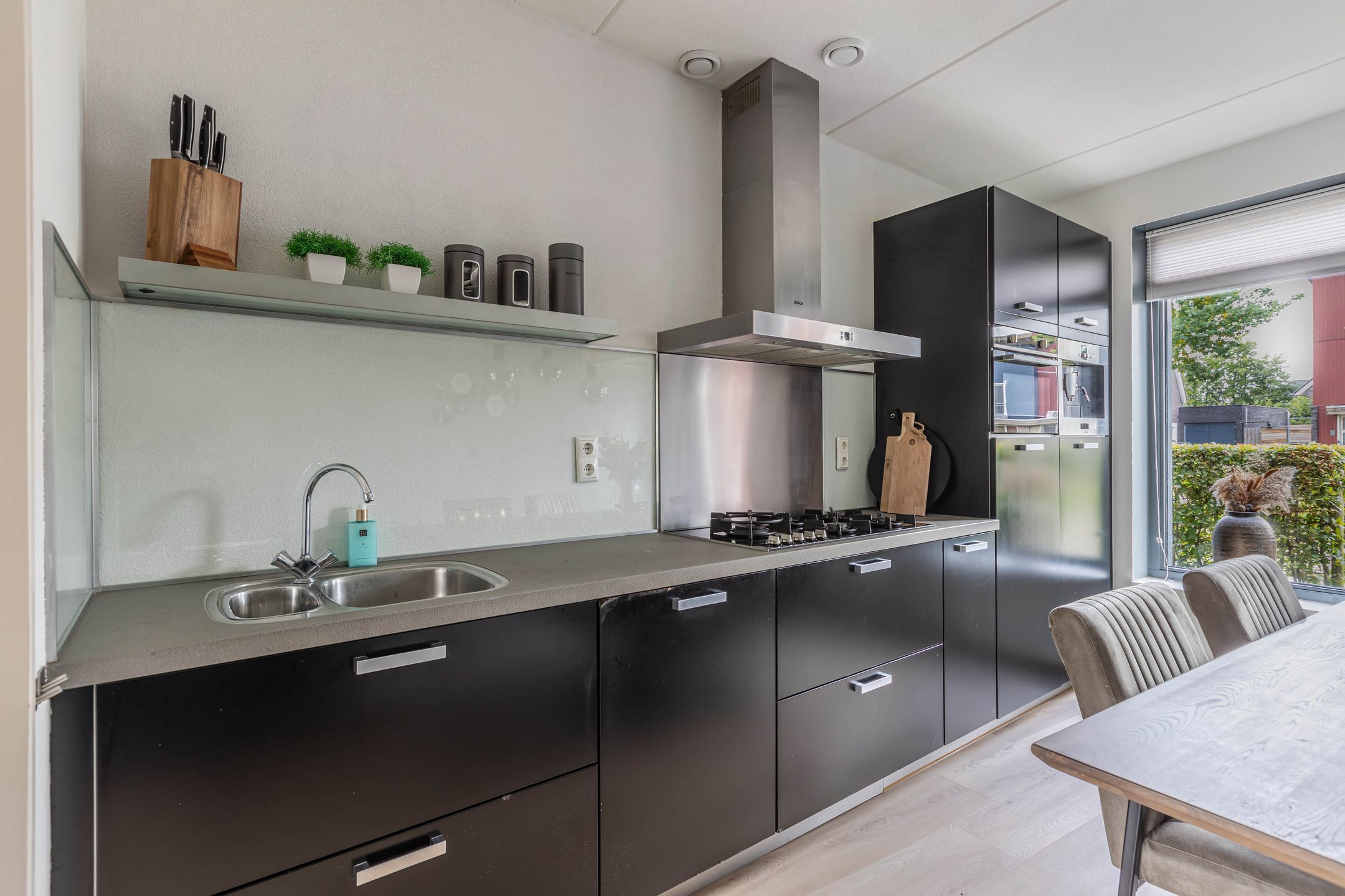 Foto 21 van Smaragd 16