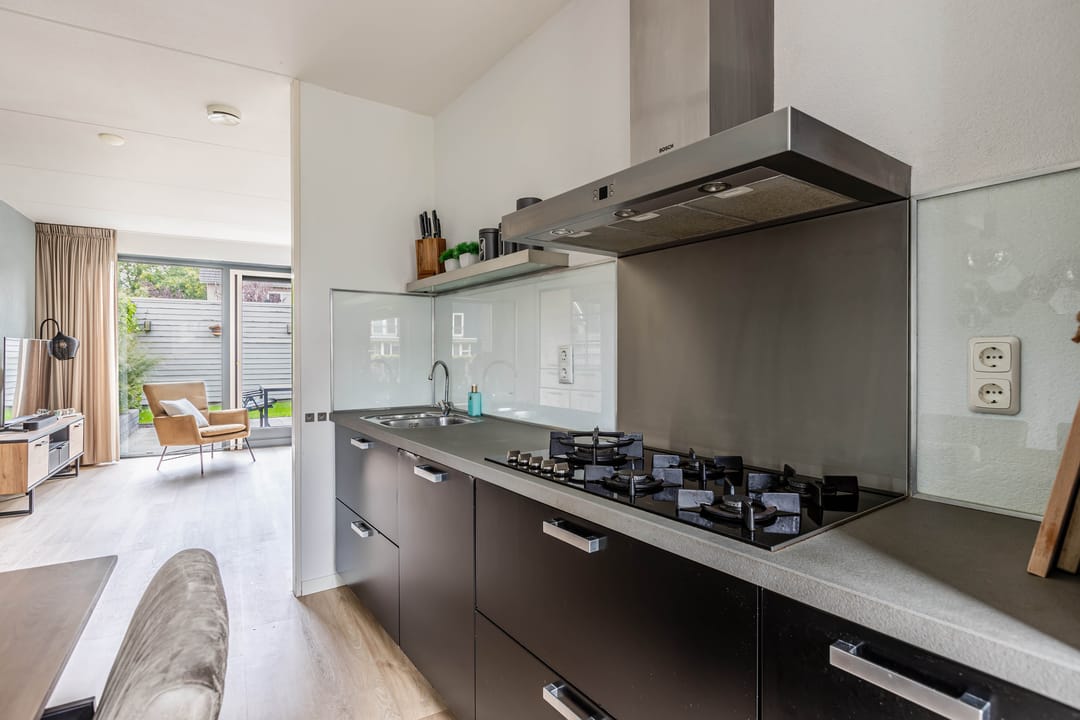 Foto 22 van Smaragd 16