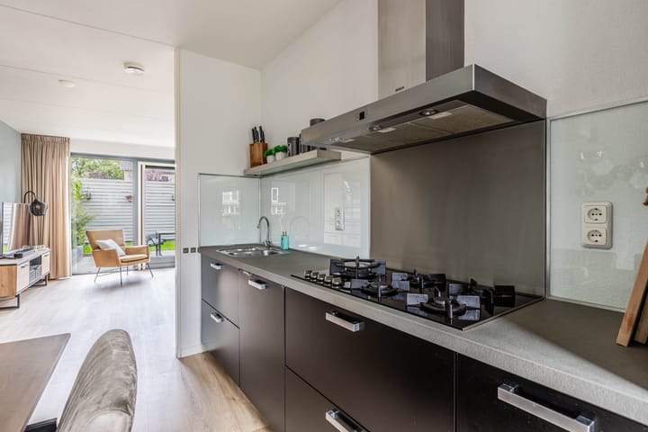 Photo 22 of Smaragd 16