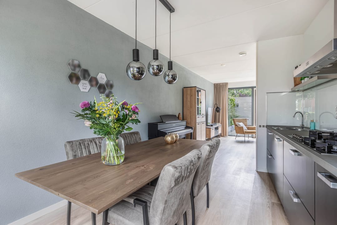 Foto 23 van Smaragd 16