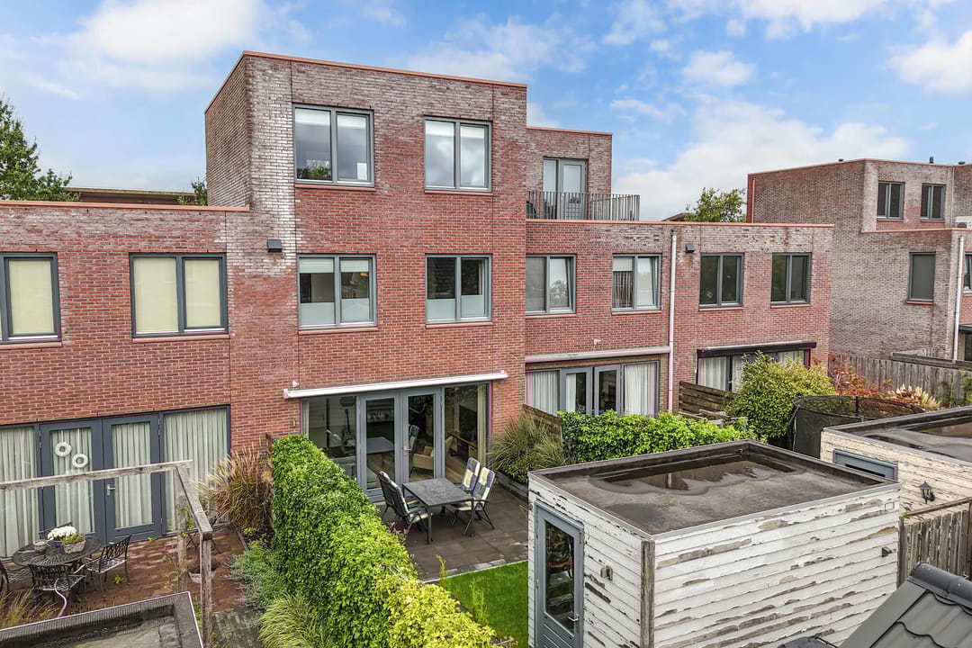 Foto 47 van Smaragd 16