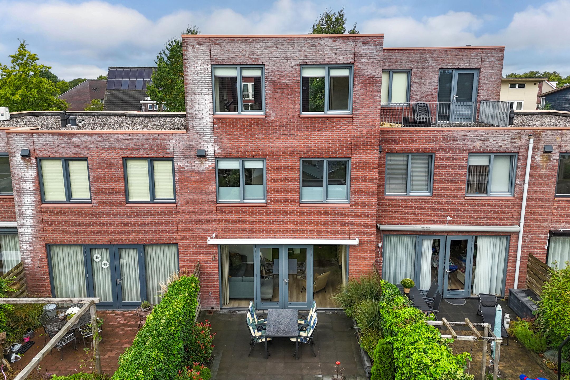 Foto 48 van Smaragd 16