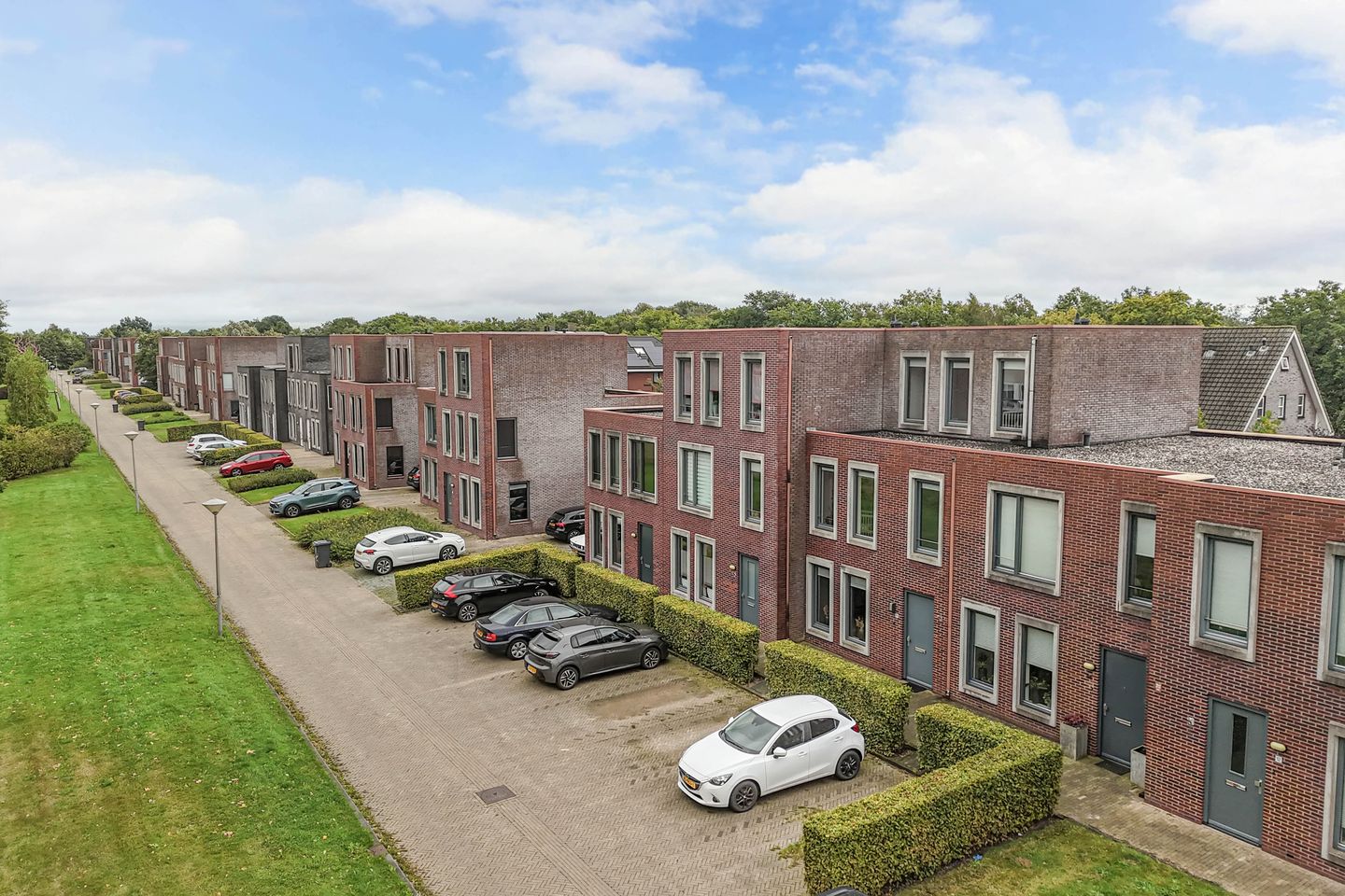 Foto 49 van Smaragd 16