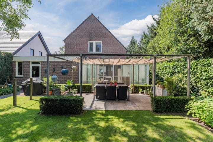 Photo 3 of Hoefblad 44