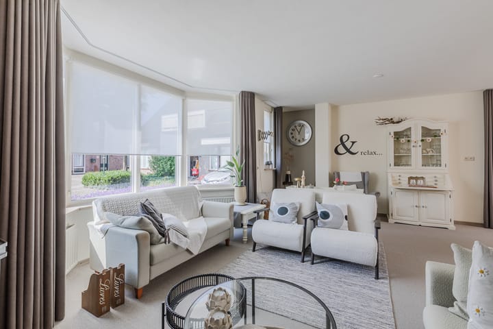 Photo 9 of Hoefblad 44