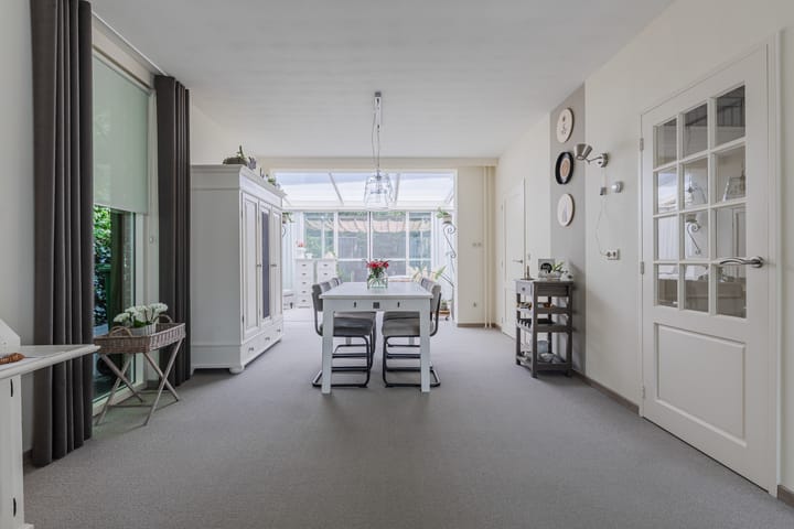 Photo 11 of Hoefblad 44