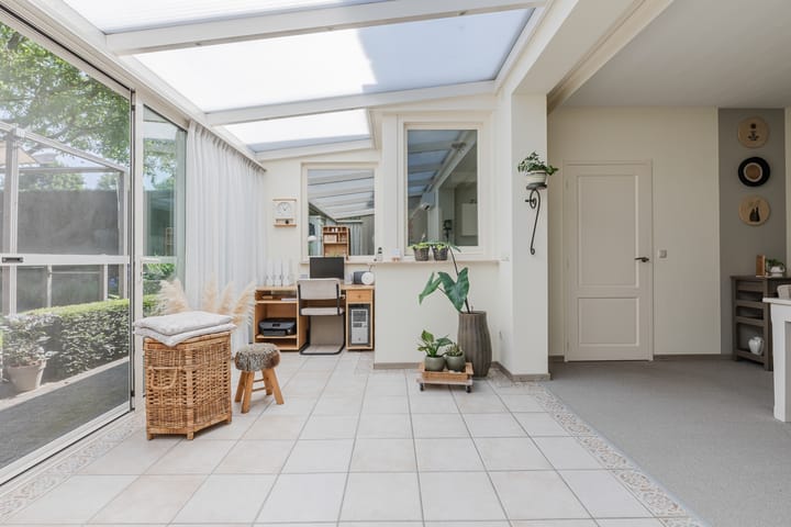 Photo 16 of Hoefblad 44