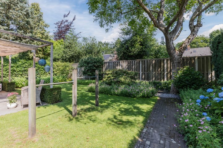 Photo 37 of Hoefblad 44