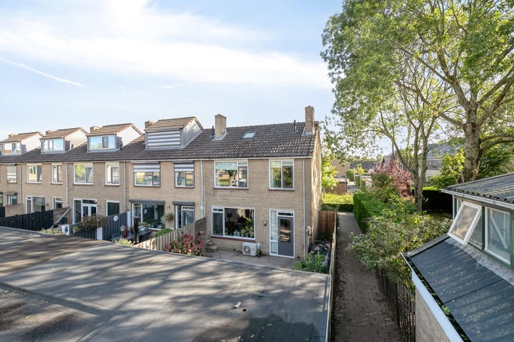 Photo 8 of Irisstraat 18