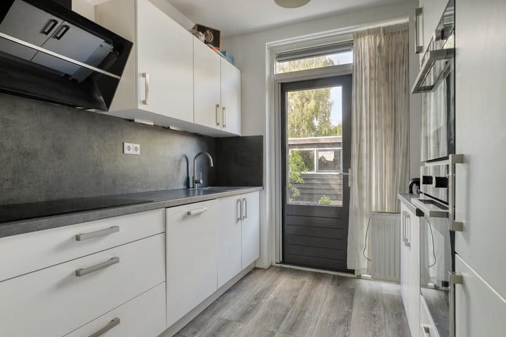 Photo 17 of Irisstraat 18