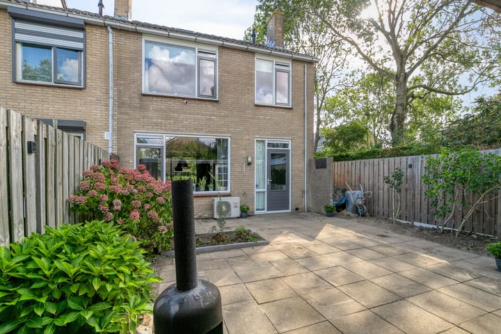 Photo 35 of Irisstraat 18