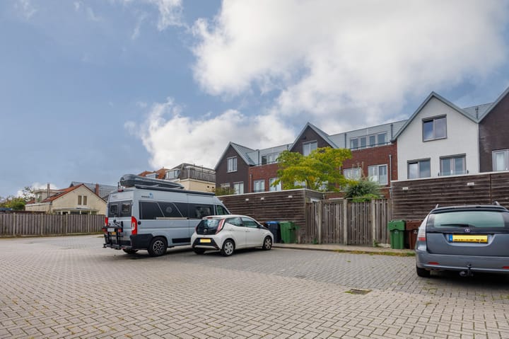 Photo 53 of Haarlemmerweg 42-B