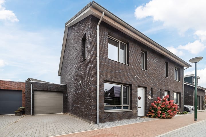 Foto 42 van Pastoor van Poortenstraat 22