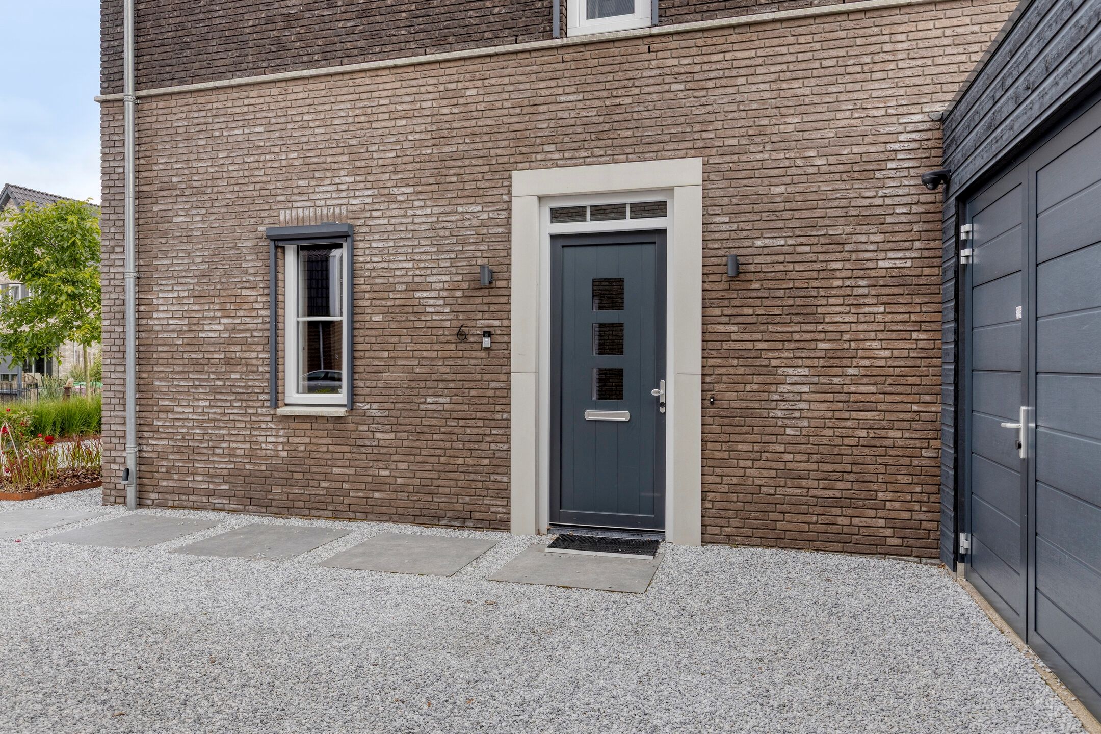 Photo 6 of Turfsteker 6