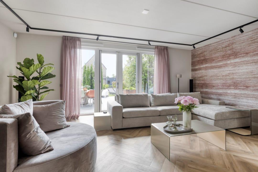 Photo 8 of Turfsteker 6