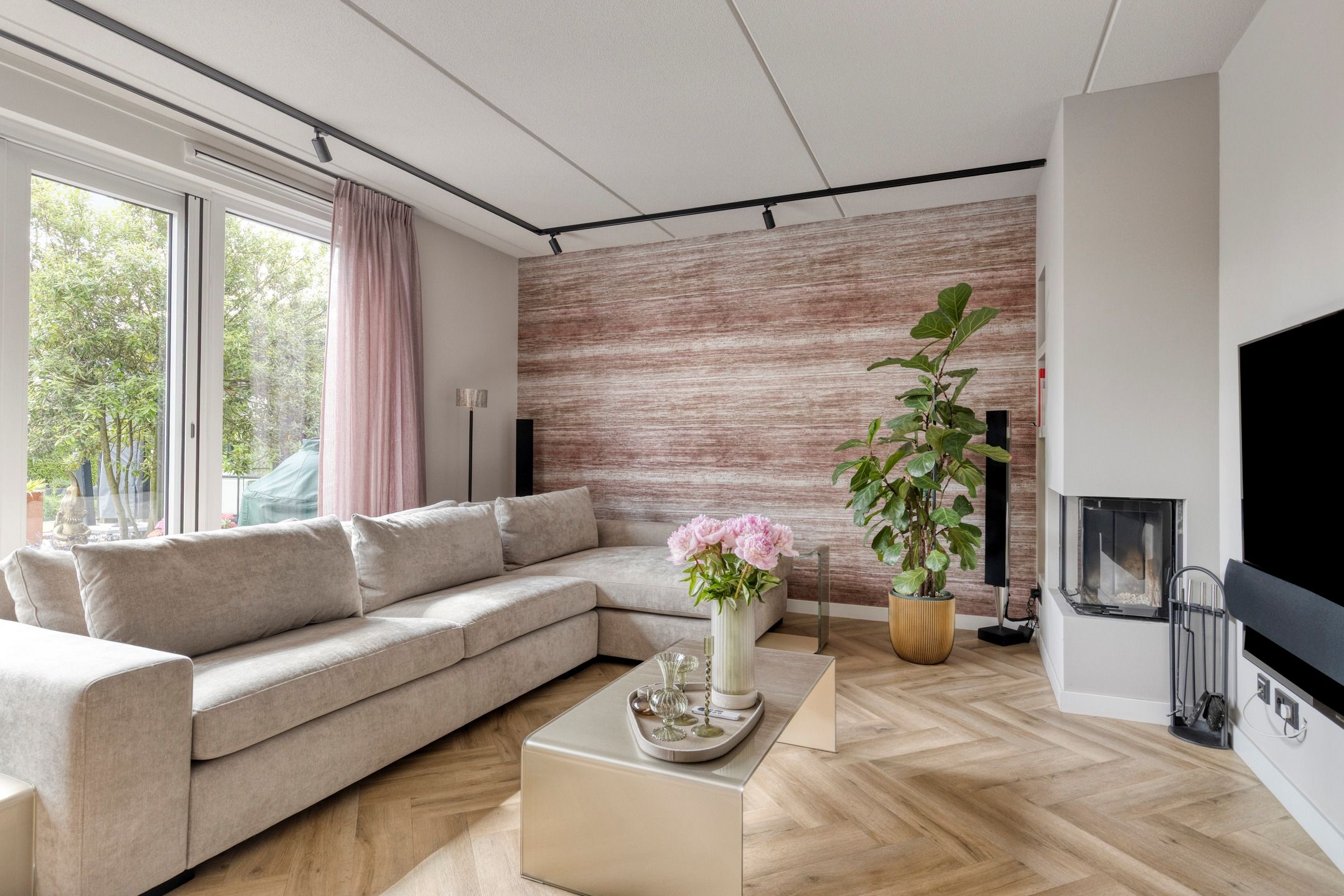 Photo 9 of Turfsteker 6