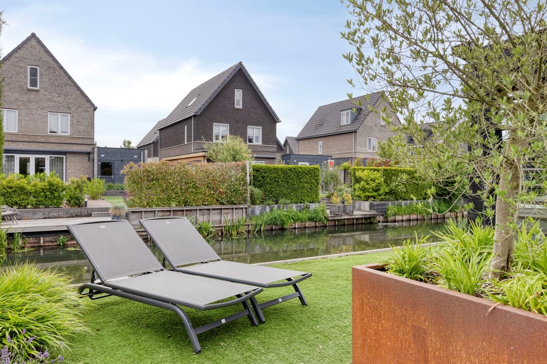 Photo 23 of Turfsteker 6