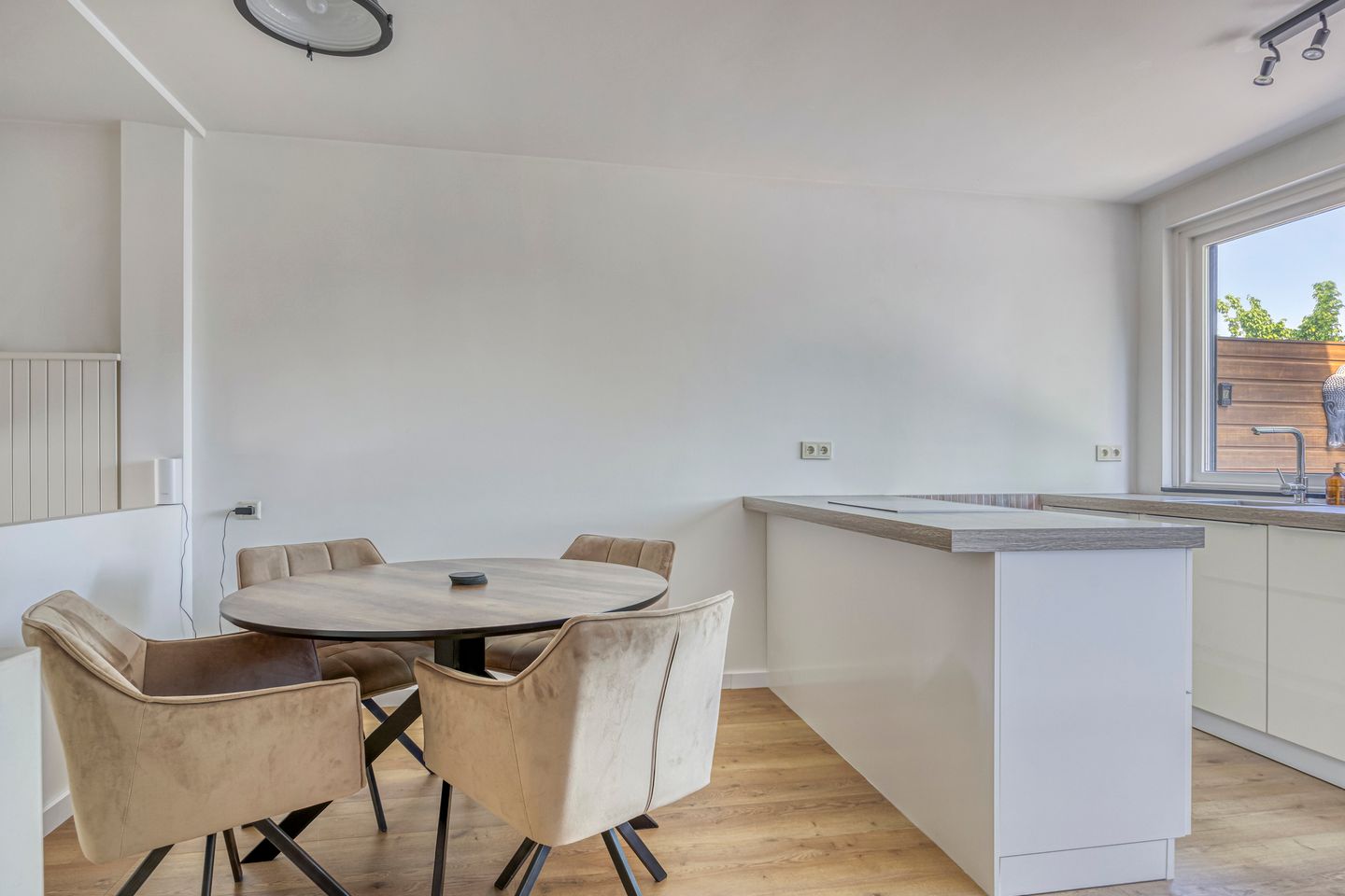 Foto 5 van Medeaschouw 6