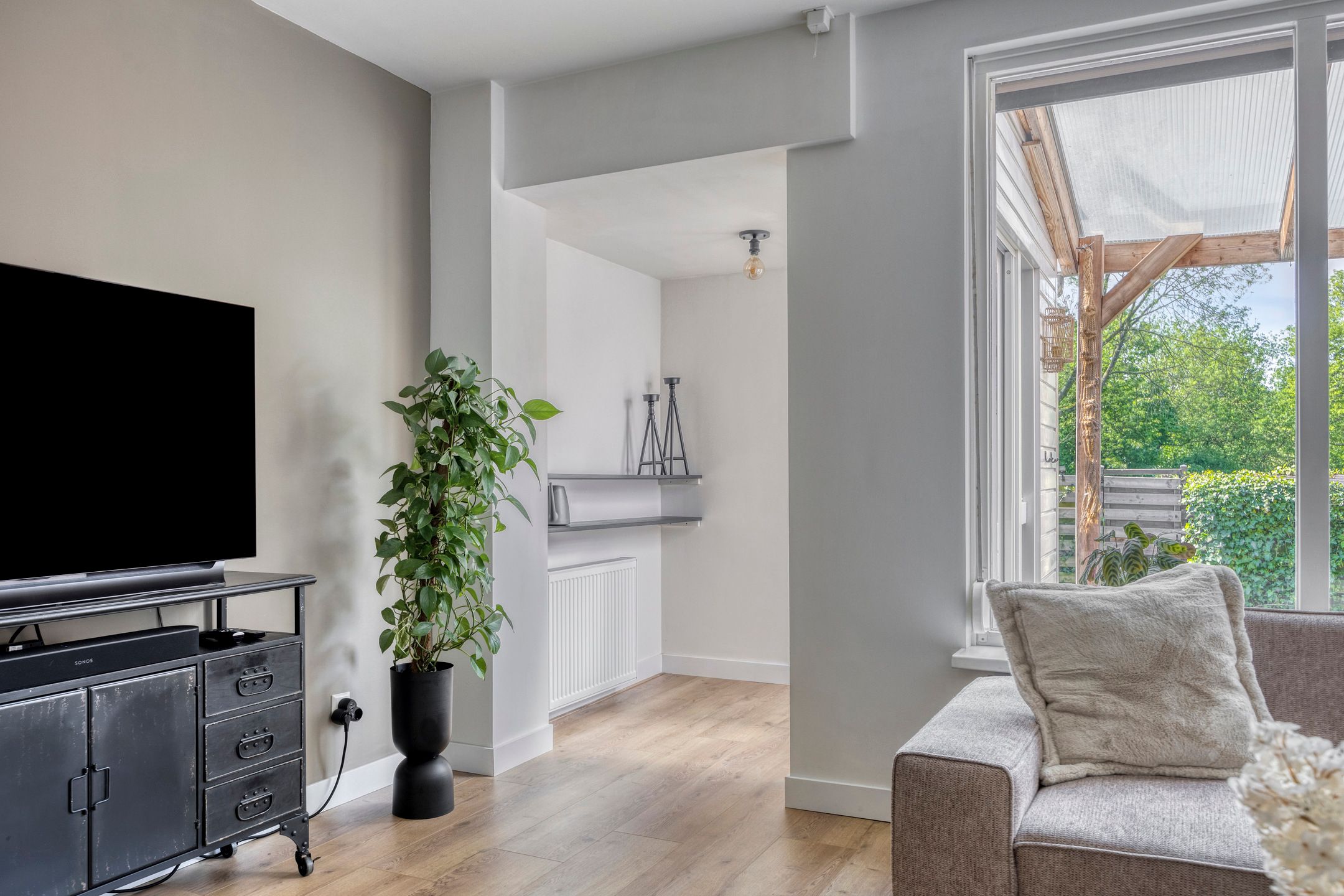 Foto 12 van Medeaschouw 6