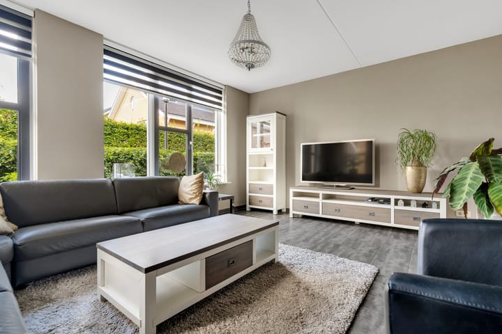 Foto 12 van Korenbloemstraat 5