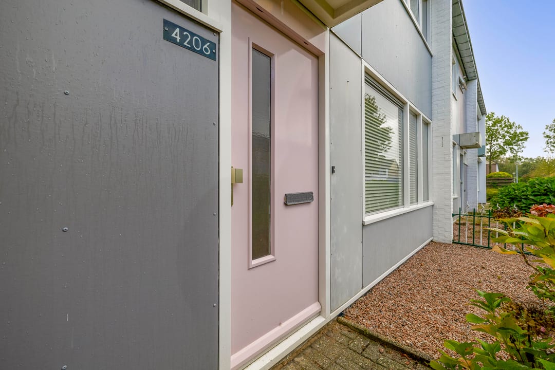 Photo 23 of Heilige Stoel 4206