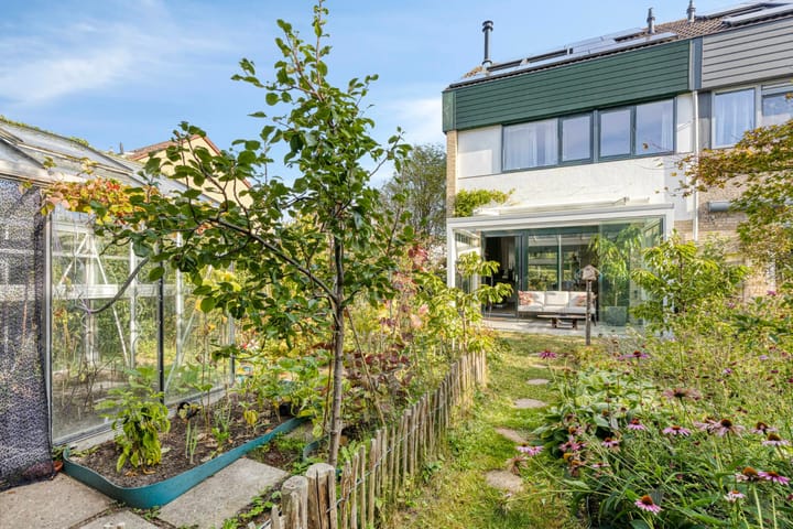 Foto 2 van Cosmeaduin 17