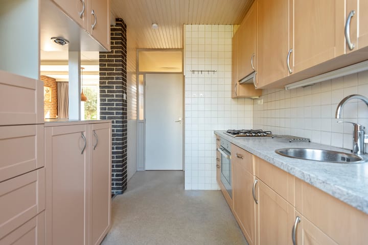 Photo 10 of Kennemerlandstraat 53