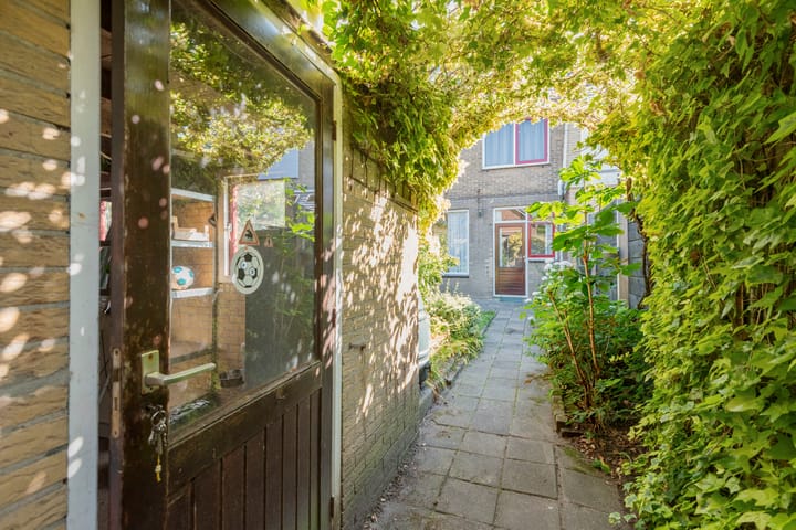 Photo 16 of Kennemerlandstraat 53