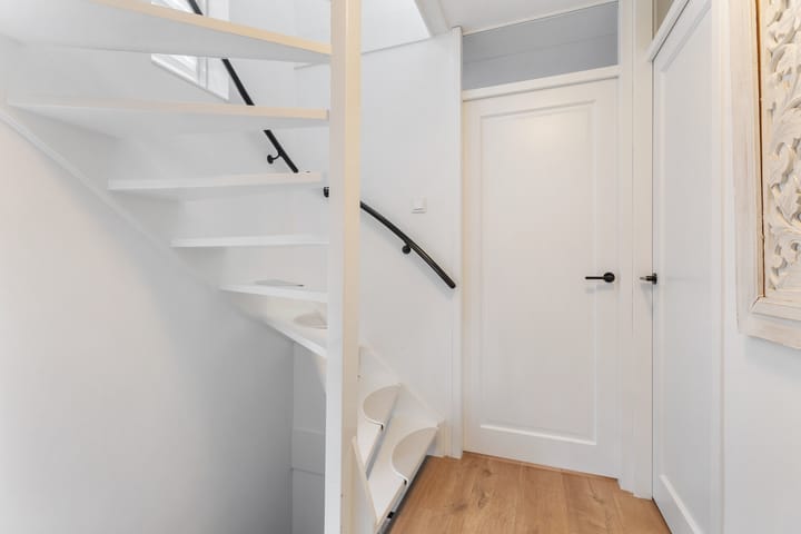 Foto 38 van Februaristraat 132