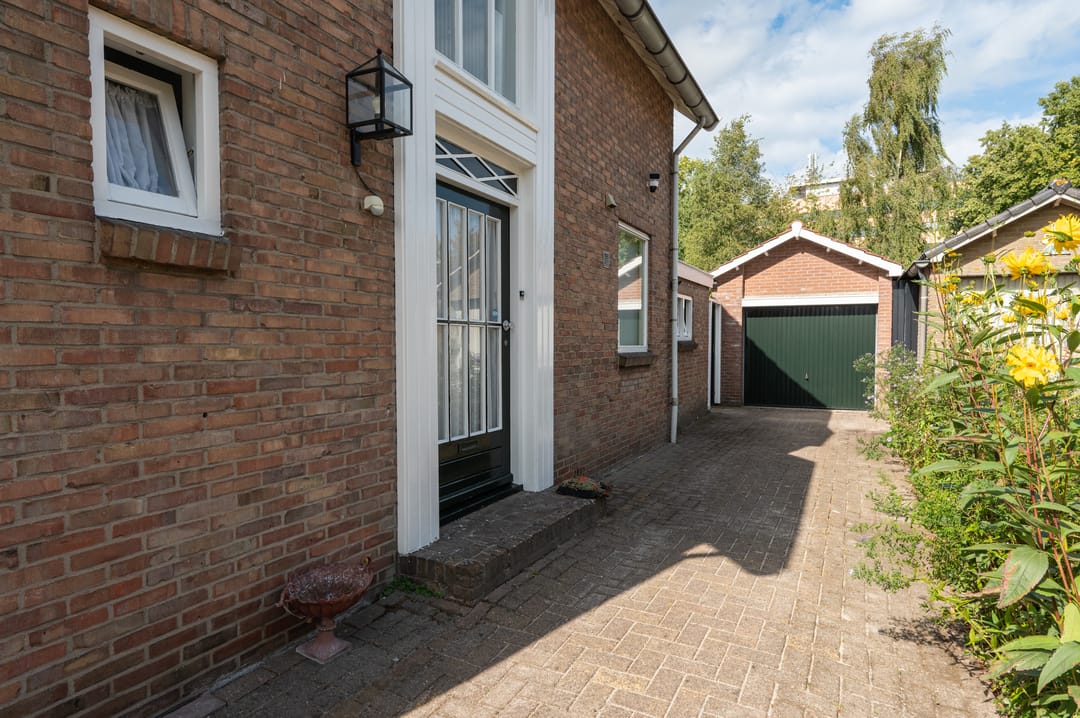 Photo 7 of Dr G van Schouwenlaan 21