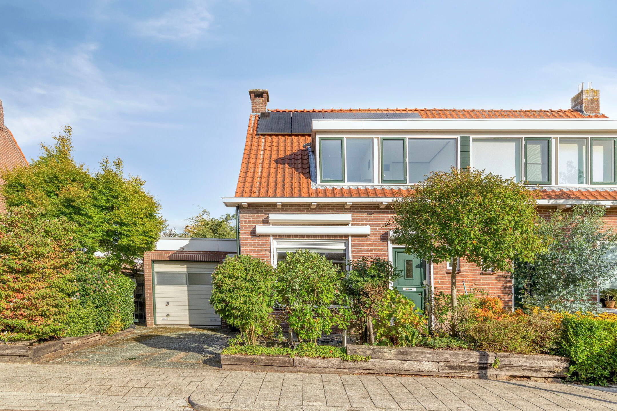Foto 42 van C.A. Dekkerstraat 7