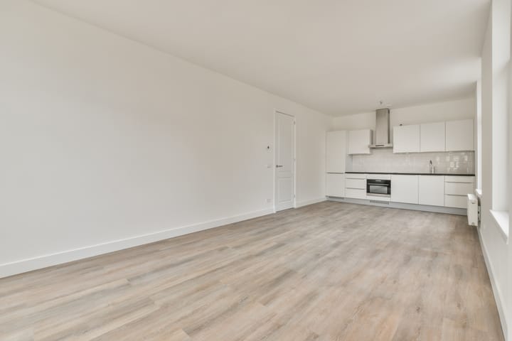 Photo 5 of Van Woustraat 142-3